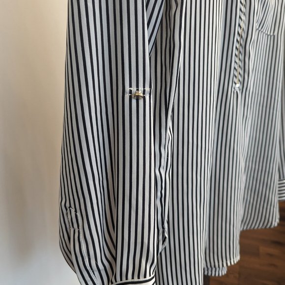 Vertical Black & White Stripped Dynamite Blouse s:L - Picture 3 of 7